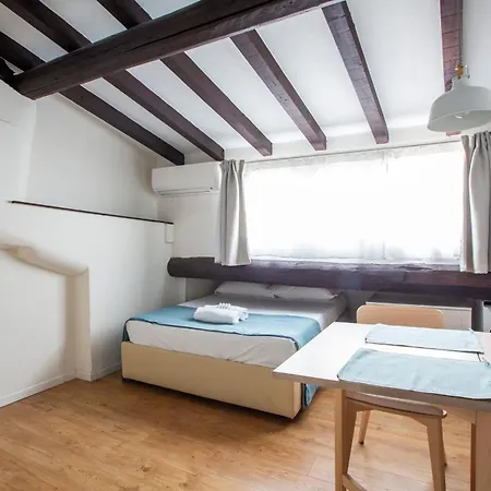 Cozy Near דירה מילאנו